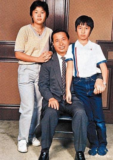 李兆基的生辰八字 李兆基八字解析